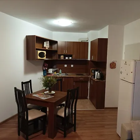 марина кеѝп, *